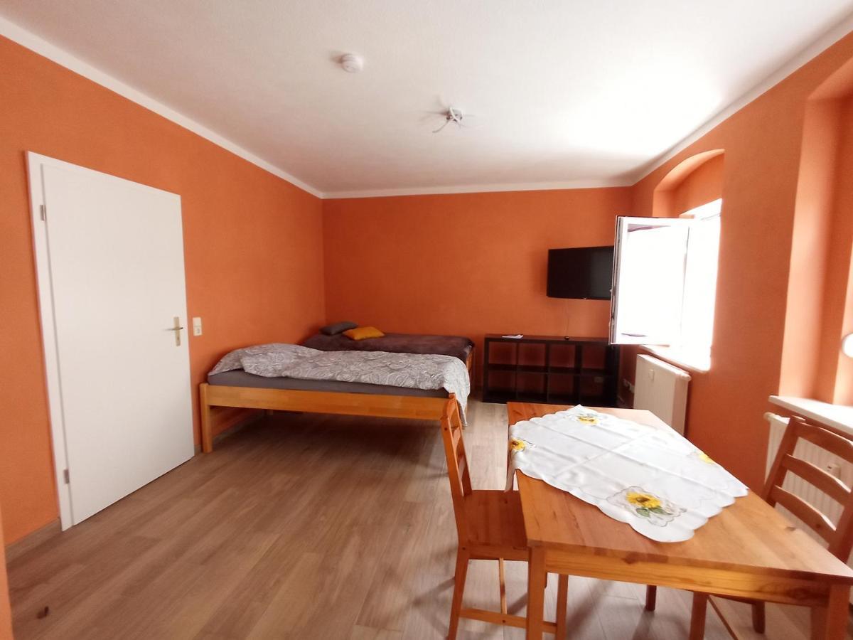 Kleine 1-Raum-Ferienwohnung Mit Hohem Komfort Teuchern المظهر الخارجي الصورة